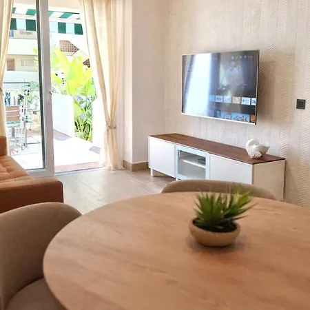 Bajo Junto A La Playa Con Jardin Privado Lejlighed Torremolinos