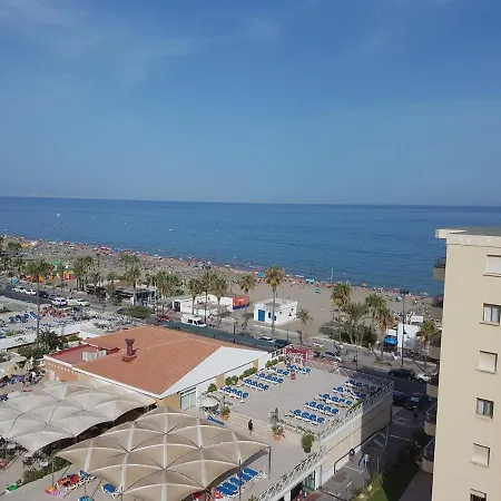 Bajo Junto A La Playa Con Jardin Privado